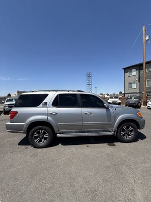 2004 Toyota Sequoia SR5 4WD photo 6