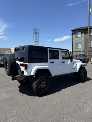 2013 Jeep Wrangler Unlimited Sahara photo 5