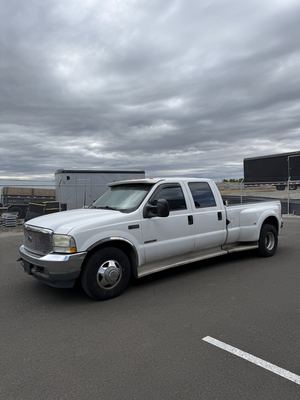 2002 Ford F-350 Super Duty Crew Cab photo 1