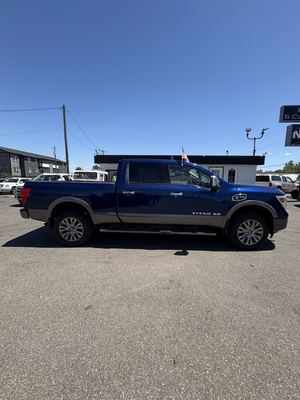 2016 Nissan Titan XD Platinum Reserve photo 6