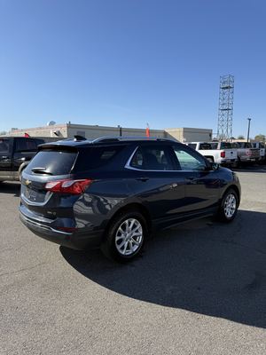 2018 Chevrolet Equinox LT photo 3