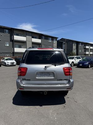 2004 Toyota Sequoia SR5 4WD photo 4