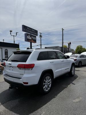 2017 Jeep Grand Cherokee Limited photo 3