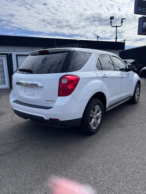 2014 Chevrolet Equinox LS photo 3