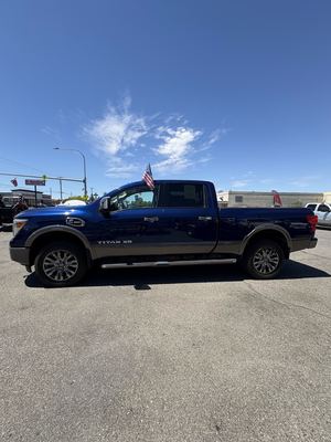 2016 Nissan Titan XD Platinum Reserve photo 2