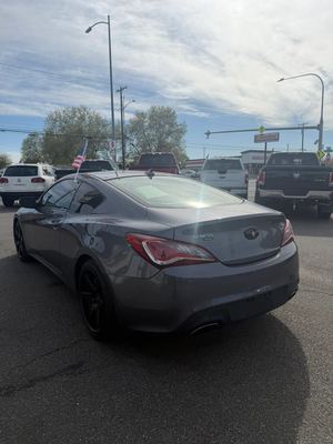 2015 Hyundai Genesis Coupe 3.8 R-Spec photo 3
