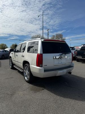 2009 Cadillac Escalade AWD photo 3