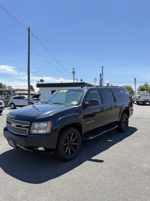 2011 Chevrolet Suburban 1500 LT 4x4 photo 1