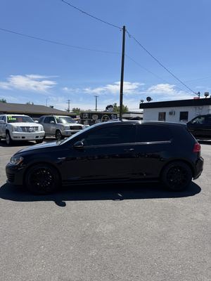 2015 Volkswagen Golf GTI SE photo 2
