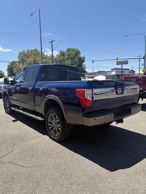 2016 Nissan Titan XD Platinum Reserve photo 3